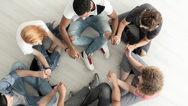 5811 teen friends group praying gettyimages katarz